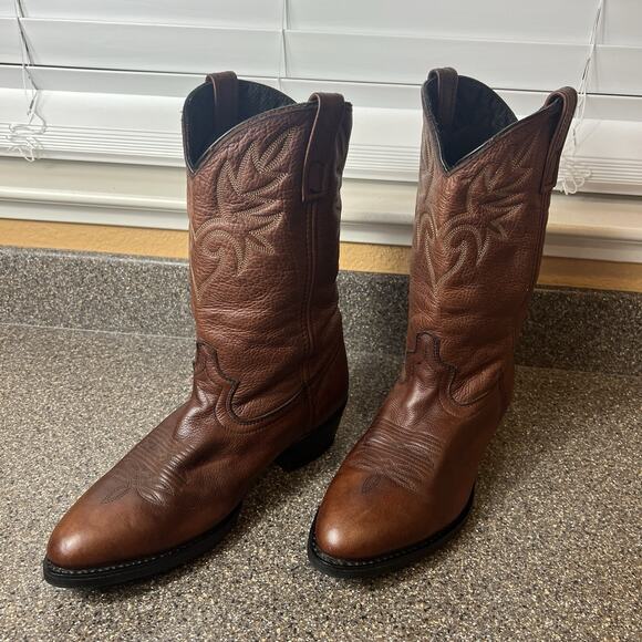 Dingo Men's Brown Western Cowboy Boots Size 9.5 EW Embossed Leather Pointed Toes - Picture 2 of 10